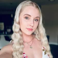 Jenna Crook's Instagram, Twitter & Facebook