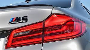 Nerd, parents, chauffeur or driver? Bmw F90 M5 Competition Trunk Emblem Gloss Black Exterior Ind Distribution