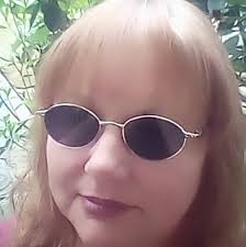 Willow helping in the garden!💜🪻🌻