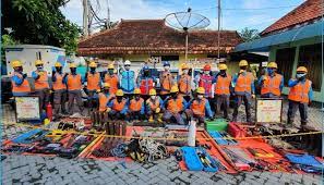 Kebijakan penangguhan dan keringanan tarif listrik tersebut sudah dibicarakan dan dikoordinasikan dengan pln, tulis pernyataan resmi pln. Pln Area Bojonegoro Matoh Home Facebook