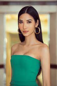 Hoàng thùy khóc nức nở sau đêm diễn, chia sẻ: A Háº­u Hoang Thuy Truyá»n Bi Quyáº¿t Tá»± Tin TrÆ°á»›c Ä'am Ä'ong Cho Sinh Vien Vov Vn