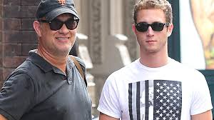 Nowadays, if you want a selection of news stories culled from various publications, you can use a cellphone app. Tom Hanks Sohn Chester Meldet Sich Nach Entzugskur Zuruck