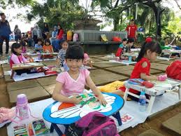 Download now i m happy now in paud lks lembar kerja siswa. Serunya Anak Anak Tk Ikut Lomba Mewarnai Di Alun Alun Kapuas Indotimur