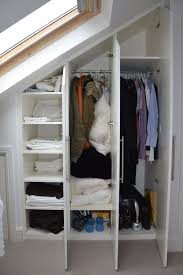 Pin Von Javalia Auf Grgr Sanierung Ideen Inspiration Begehbarer Kleiderschrank Dachschrage Kleiderschrank Fur Dachschrage Dachausbau Schlafzimmer