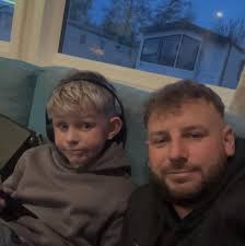 Thanks everyone now sorted Looking for a price to uplift an cut up hot tub,  bags of insulation under blue tarp, must be registered to do so , please  get back to