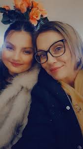 Should player stay at Barca or join Manchester United?