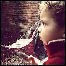 내 이름은 마리아 엘리사, 그리고 하나님 감사합니다, 오늘로 100살입니다. 제 주변에 가족이 없어서 소원 보내주신 모든 분들께  감사드립니다. 신이 당신과 함께 있기를.