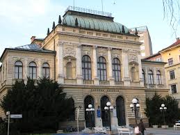 Dasrestaurant strelec liegt im schützenturm und serviert hervorragende slowenische küche. Kuche Und Spezialitaten Von Ljubljana Fur Gourmets Wo Zu Essen In Ljubljana Beste Restaurants