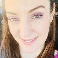 Caroline Costanza's Instagram, Twitter & Facebook