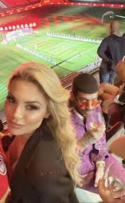 Ο snik μεγάλωσε στη κηφησιά κατά τα πρώτα παιδικά του χρόνια, ενώ όπως έχει αναφέρει σε συνεντεύξεις του, μετά το χωρισμό των γονιών του σε μικρή ηλικία, αποφάσισε να μετακομίσει με τη. Amuzu0iempfq1m