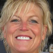 Nicole Thibodeau's Instagram, Twitter & Facebook