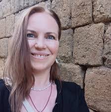 Julie Wendl's Instagram, Twitter & Facebook