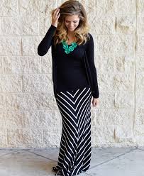 Black And White Maxi Skirt Outfit 26 99 Black And White Maxi Skirt Such A Flattering Style Bought This Skirt Friday Received It Tuesday Maxi Skirt Outfits Flattering Fashion Skirt Outfits