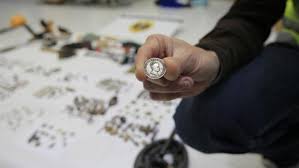 1.1.3.1 detector de metales segunda mano valencia. Jovenes Expoliadores Saquean Yacimientos De La Comunitat Valenciana Y Lo Difunden Por Internet Las Provincias