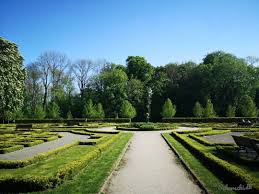 Schlosspark Vechelde Vechelde Peinerland Landkreispeine Niedersachsen Impeinerland Ldkpeine Schlosspark Park Schlossparkvechelde M Instagram Sidewalk