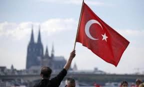 În perioada sovietică, steagul a fost interzis ca un simbol al naționalismului.republica sovietică socialistă ucraineană avea propriul său steag. Sfetnicul Lui Erdogan AcuzÄƒ Decizia Pur Si Simplu ScandaloasÄƒ A Lui Joe Biden Turcia Va RÄƒspunde In Diferite Forme Si ModalitÄƒÅ£i Stiri Pe Surse Cele Mai Noi Stiri