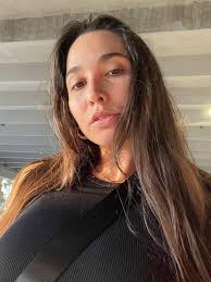 Strong independent woman with strong stamina and lil bit aids