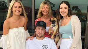 With pets living longer than ever, cancer has become a diagnosis that we see more commonly in older dogs. Tradie Dies From Testicular Cancer At Just 22 Daily Telegraph