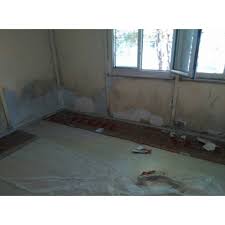 In cazul in care ai in plan renovarea locuintei, ia. Vopsea Lavabila Antiigrasie Si Mucegai Isonem 1 L Alb Emag Ro