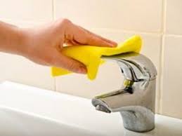 15 Utilisations Etonnantes Du Liquide Vaisselle Detournement Produits Menagers Comment Nettoyer Nettoyage De Printemps