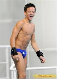 Thomas daley and matty lee of britain pose for a photo after winning gold medals during the men's synchronized 10m platform diving final at the tokyo aquatics centre at the 2020 summer olympics. Tom 2012 Tom Daley Foto 30895296 Fanpop