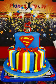 Superman Birthday Cake For 6 Year Old Boy Swanky Chic Fete Aston S Superhero 5th Birthday Party Superman Birthday Party Birthday Cake Kids Superhero Cake
