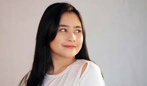 Dari segi cerita dan karakter, prilly mengungkapkan dirinya merasa dekat dengan keduanya, ditambah dengan banyak pesan di dalam serial ini yang ia jadikan pelajaran. Prilly Latuconsina Tak Mau Pamer Kemesraan Dengan Kekasih Radarcirebon Com