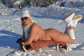 Nackt im Schnee - Chris FKK-Nudist homepage