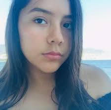 53: Alexandra Giles🧡