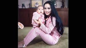 Последние твиты от kartika sari dewi (@kartikachuka). Biografi Ratna Sari Dewi Soekarno Istri Jepang Bung Karno Posbagus
