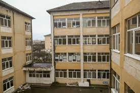 Liceul de coregrafie si arta dramatica octavian stroia calea turzii nr. Cum E SÄ Fii Elev In Romania Cand PrimÄria IÈi SchimbÄ Liceul Mai Rapid Decat Se SchimbÄ Premierii