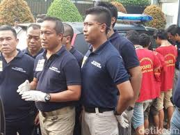 Tuan rumah indonesia hadir sebagai perantara terbaik untuk membantu anda mencari hunian di jabodetabek dan kami memberikan pilihan hunian terbaik untuk anda. Jadi Buronan Ini Pembantu Yang Ikut Merampok Rumah Mewah Di Kebon Jeruk