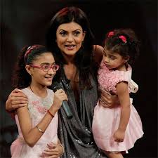 After A Long And Complicated Legal Battle Sushmita Brought Renee Home When She Was Just 25 She Adopted Her Second Daughter Alisah In 2010 She Is Now A Proud Mother Of Two The next time she came with her daughter renée.