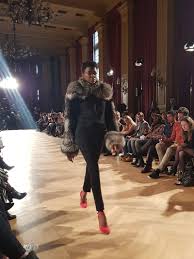 No «a tarde é sua», a apresentadora fala do instagram do seu cão, onde partilha vários momentos com o brownie, o membro mais novo da família. Fatima Lopes Fw 18 19 Jolimentblogxpfw Joliment