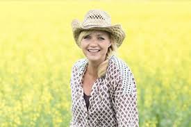 Nu is bzv internationaal gegaan en wat ik al dacht, dat het voor sommige dames te hoog gegrepen is. Alle Boer Zoekt Vrouw Fans Opgelet We Hebben Goed Nieuws