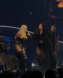 @DUALIPAs video Tweet