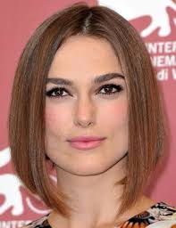 Coupe Carre Plongeant Chatain Clair Womens Hairstyles Square Face Hairstyles Short Hair Styles
