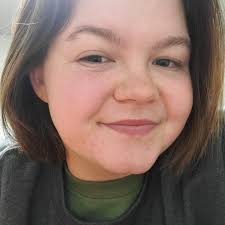 Whether it's your first time visiting the Zoo, or your hundredth time this  summer, hand-feeding the giraffe is a must. 📸: _rose_as_