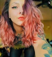 Fawn Barnes's Instagram, Twitter & Facebook