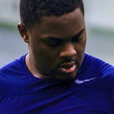 Pierce DeVaughn (@PierceDevaughn)