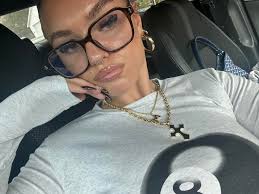 Anyone in need of a roommate or know of any housing openings rn?