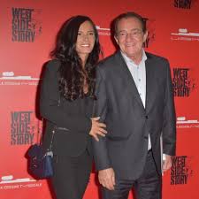 D'autant que cette charmante demeure était très pratique puisqu'elle se situe à proximité des studios du jt de 13 heures. Jean Pierre Pernaut La Grande Declaration D Amour De Sa Femme Nathalie Marquay Gala
