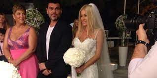 Η μοναδική έλενα παπαρίζου έρχεται στο «the 2night show» μετά την τιμητική της παρουσία στον πρόσφατο διαγωνισμό της eurovision. Pantreythke O Prwhn Ths Paparizoy Ntymenos Casual Me Mia Nyfh Kolash Eikones Zwh Iefimerida Gr