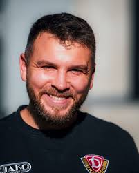 SWIPE ➡ 'Thomas Stamm Cam' zum Nachshooting des Mannschaftsfotos 📸 #sgd1953