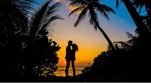 ¿te han invitado a un aniversario y no sabes qué regalar? 10 Tips Geniales Para Tomar Una Sesion De Fotos Para Parejas Ultimas Noticias De La Actualidad Noticias Virales Mott