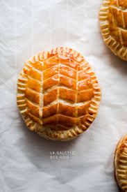 C'est aussi une question que vous vous posez ? Galettes Des Rois Trois Recettes Tres Tres Faciles