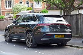 Martin bashir breaking news, photos, and videos. Pictured Martin Bashir S New 1 7m Home And 66 000 Mercedes Daily Mail Online