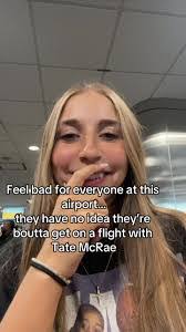 Elsa Tate's Instagram, Twitter & Facebook