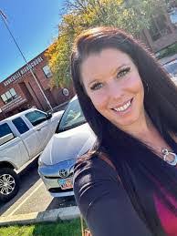 Sarah Denson's Instagram, Twitter & Facebook