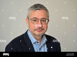 Weapons magazine hi-res stock photography and images